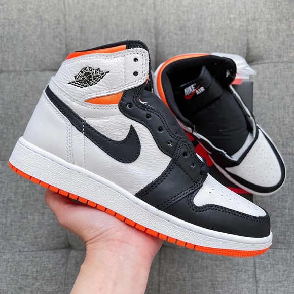 🤍🧡🖤 Nike Air Jordan 1 high white orange shoes - Picture 2 of 4